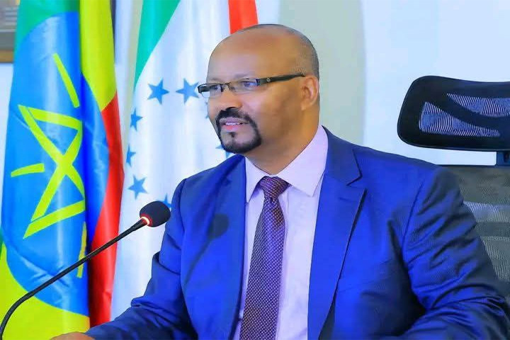 በተጠናቀቀዉ በጀት ዓመት በክልሉ ተግባራትን በቅንጅት፣ በእዉቀትና በክህሎት የመፈጸምና የማስፈፀም ልምምድ እየተሻሻለ መጥቷል፤ የተናጠልና የቡድን  ሀላፊነትን የመወጣት ዝግጁነትና ጥረትም እየጎለበተ ይገኛል።
